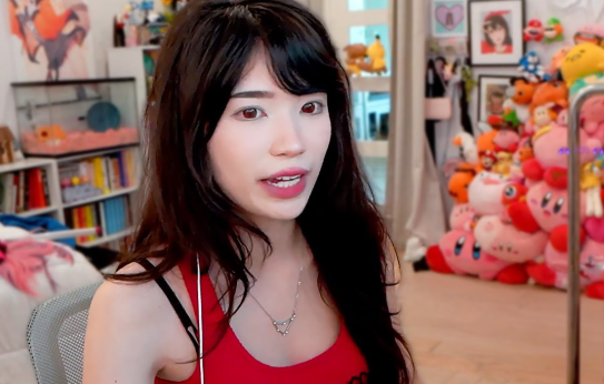 Emiru Net Worth: Twitch Star's Earnings and Social Media Influence